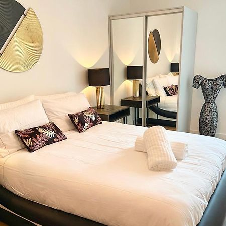 Urban Gateway Spacious Apartment With Free Parking Бракнел Екстериор снимка